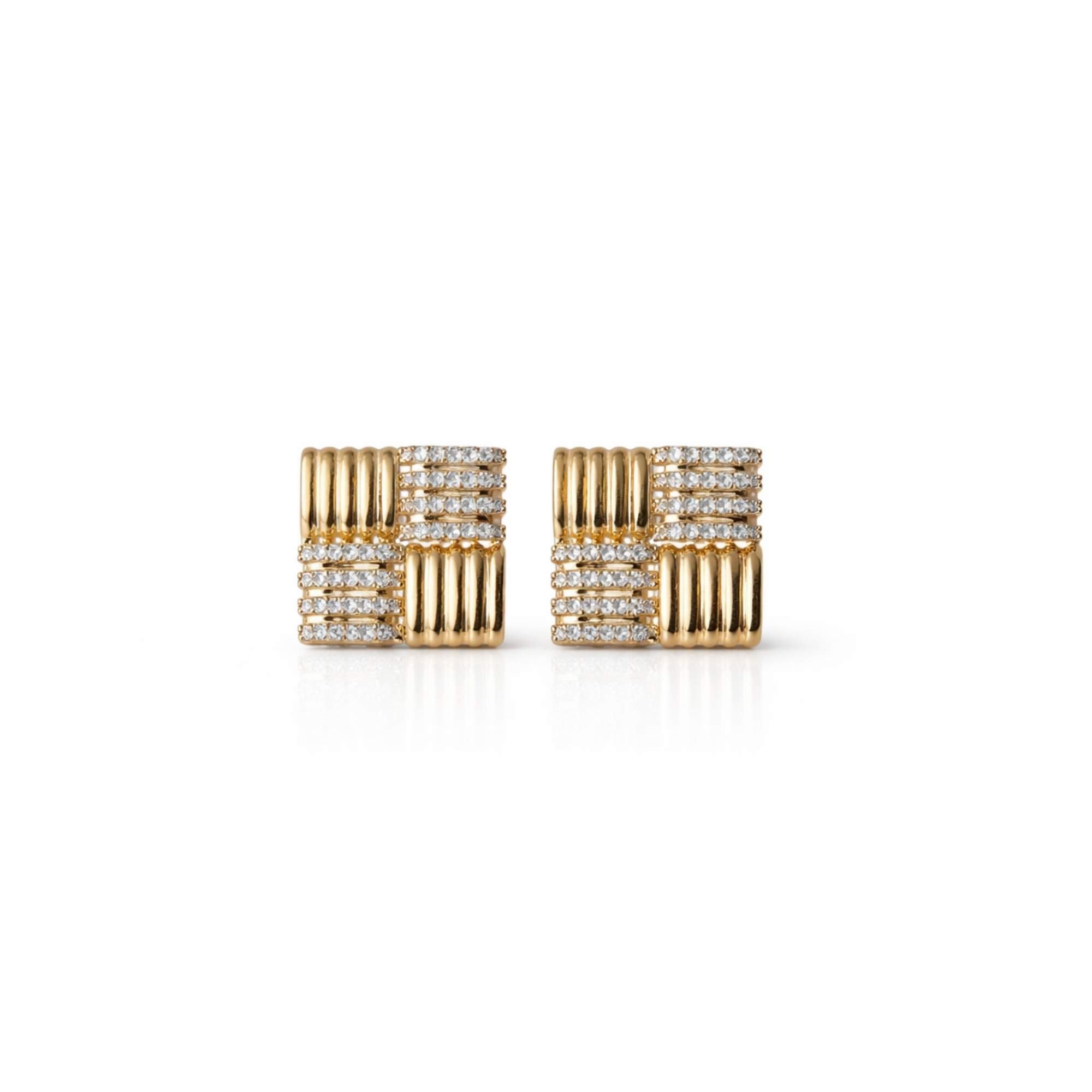 Brinco Quadrado com Zircônias - Banhado em Ouro 18k