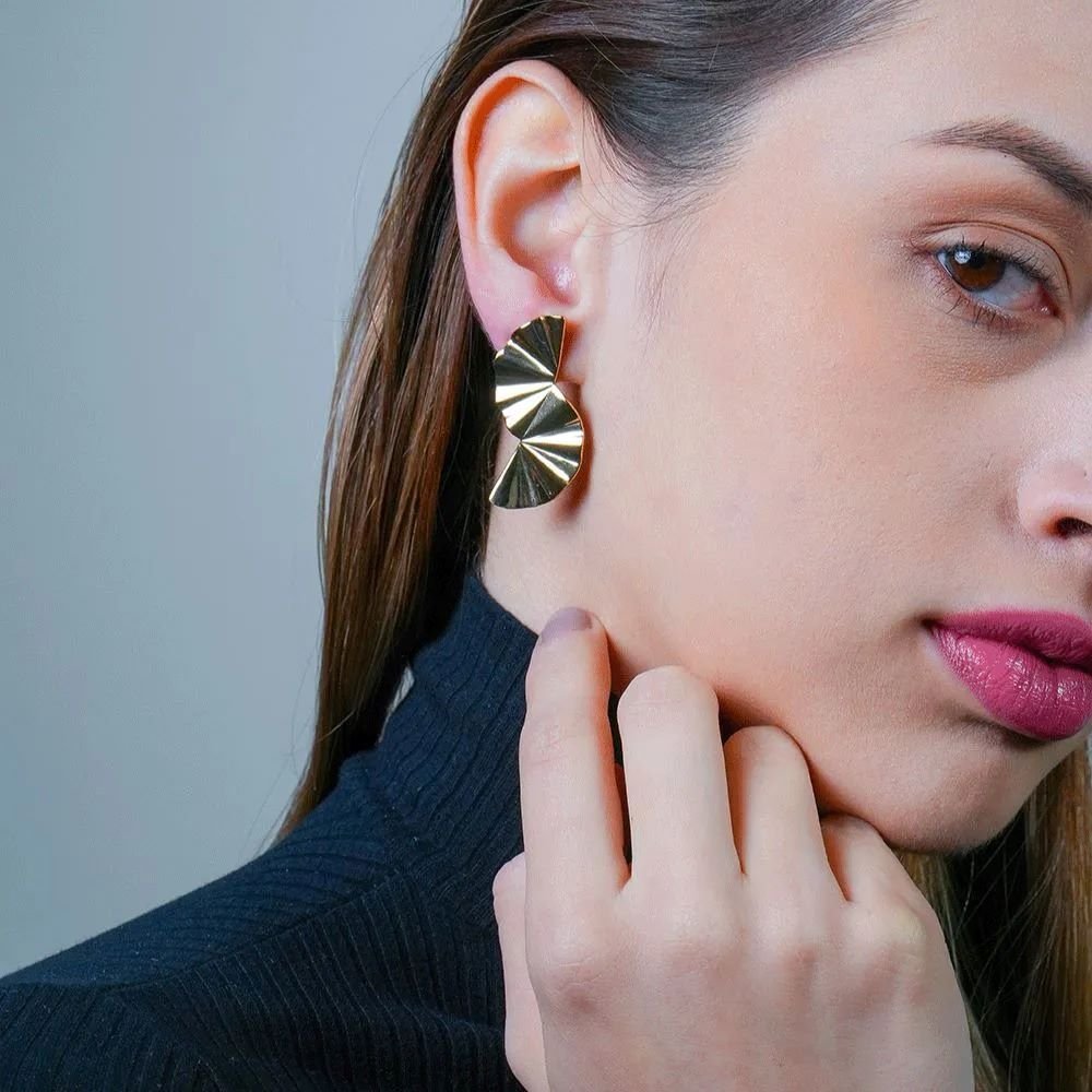 Brinco Leque Plissé Semijoia Banhado a Ouro 18K Ania Store Dourado 2