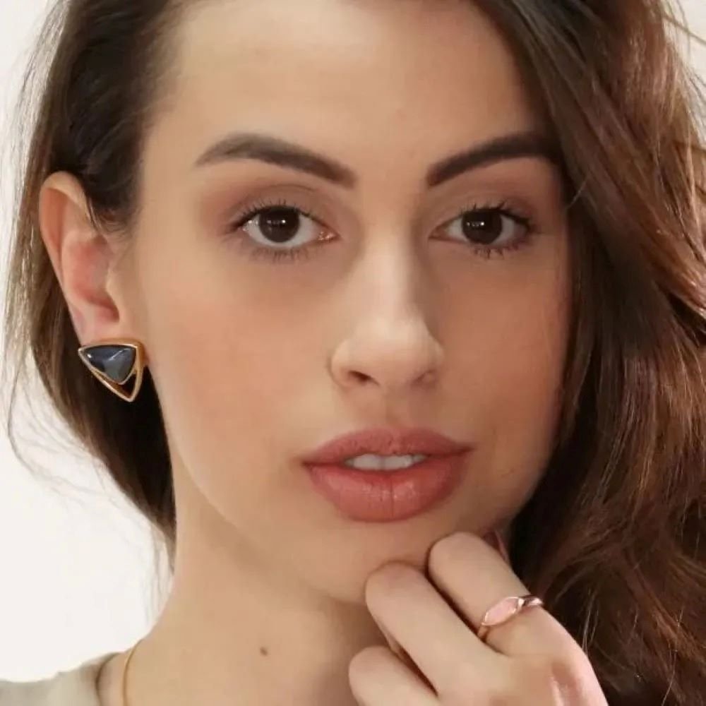 Brinco Geométrico com Pedra Natural Semijoia Banhado a Ouro 18k Ania Store Dourado 2