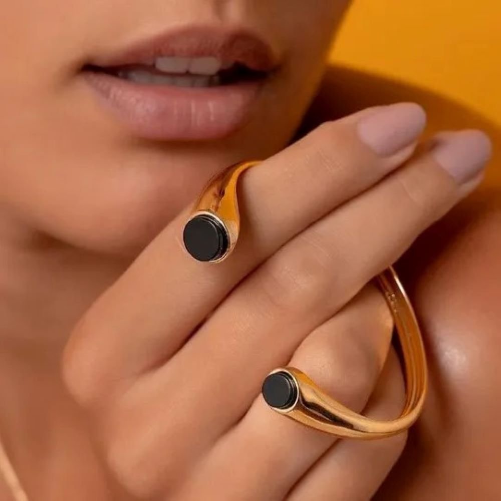 Bracelete Ajustável Pedra Ônix Semijoia Banhado a Ouro 18k Ania Store Dourado 2