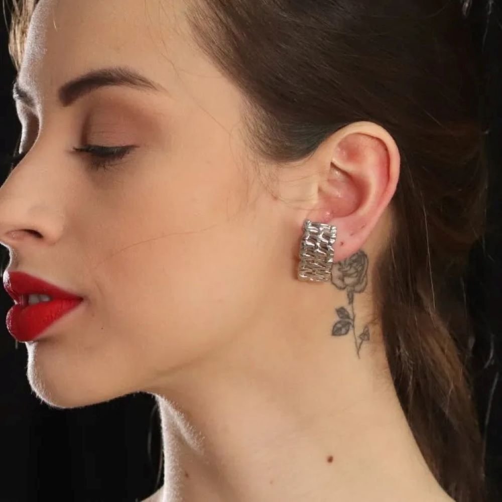 Brinco Ear Hook Meia Argola Malha Semijoia Banhado a Ródio Branco Ania Store Prata 2