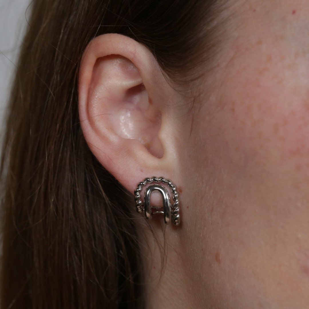 Brinco Elo Detalhe Pequeno Semijoia Banhado a Ródio Branco Ania Store Prata 4