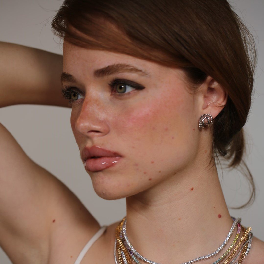 Brinco Elo Detalhe Pequeno Semijoia Banhado a Ródio Branco Ania Store Prata 5