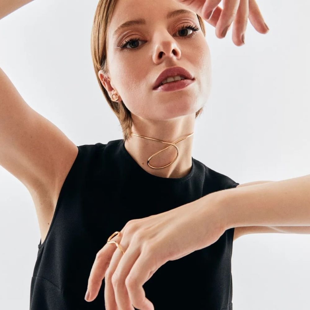 Colar Gargantilha Aro Curvo Semijoia Banhada a Ouro 18K Ania Store Dourado 3