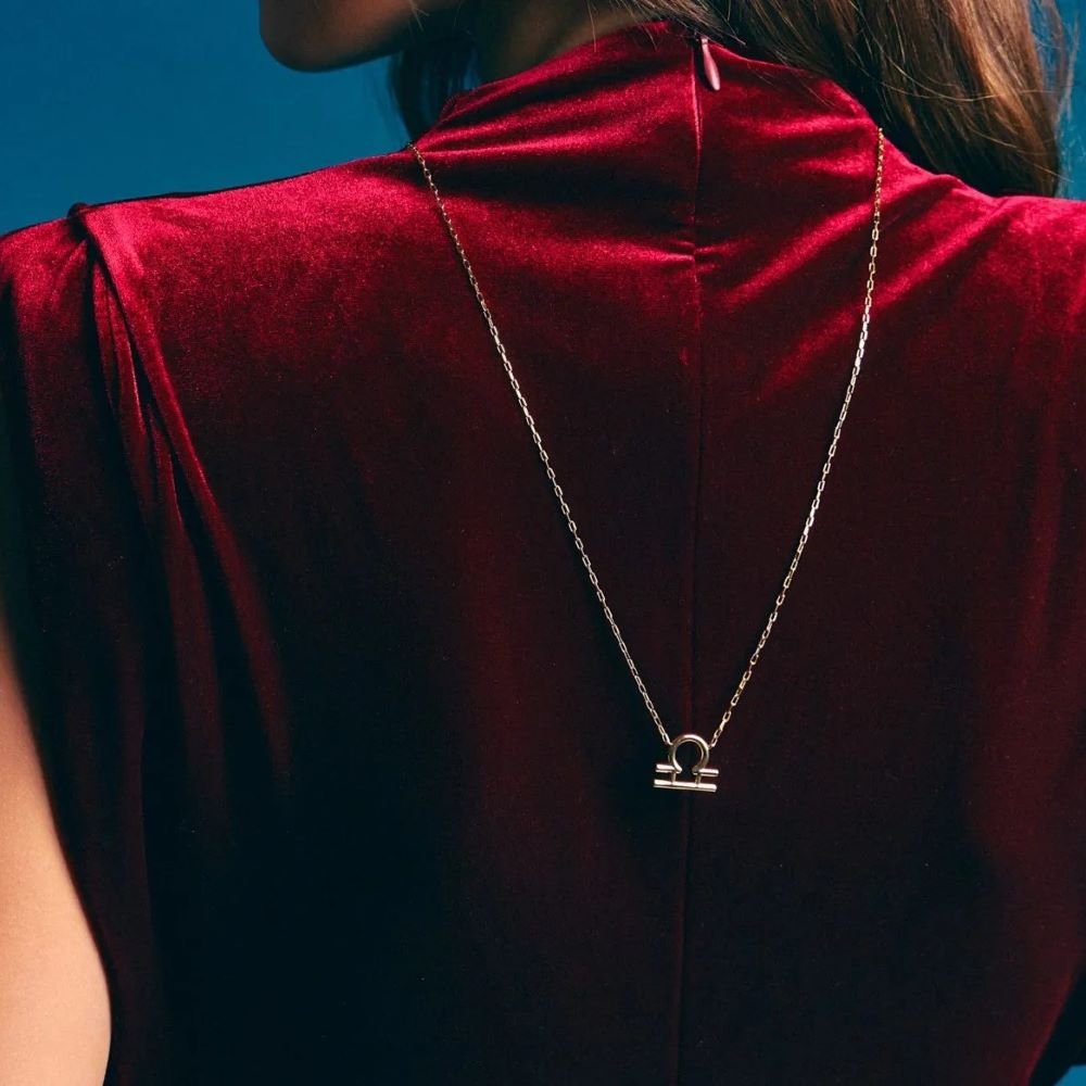 Colar com Pingentes em Madrepérola Signo de Libra  Semijoia Banhada a Ouro Ania Store Dourado 3