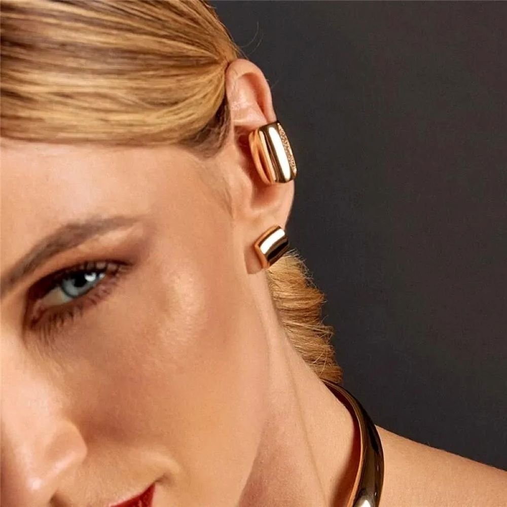 Piercing Curvo Cravejado com Zircônias Semijoia Banhada a Ouro 18K Ania Store Dourado 2