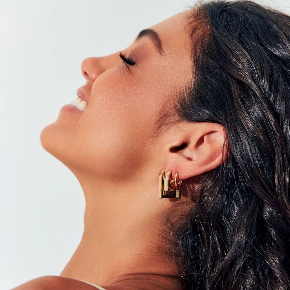 Brinco Argola Redonda Mini Lisa Articulada Banhada a Ouro 18K Ania Store Dourado 2
