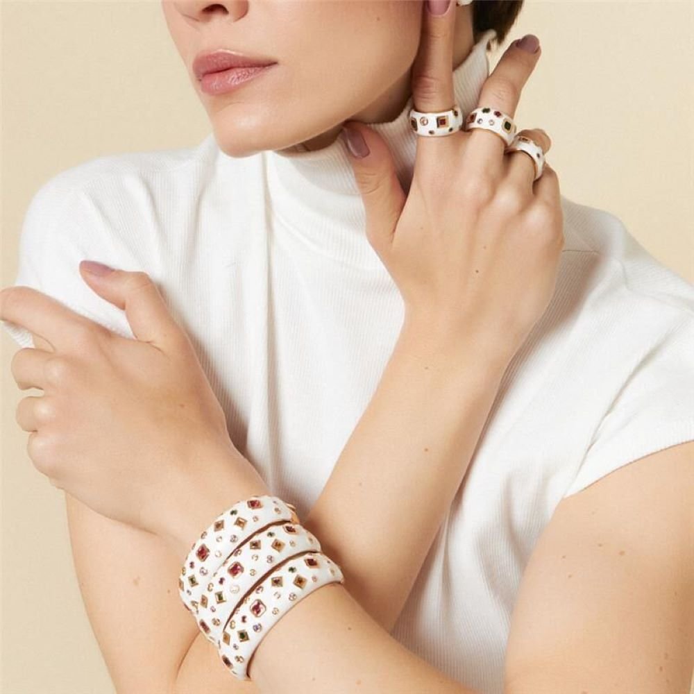Anel Esmaltado Branco com detalhes Pretos Semijoia Banhado a Ouro 18K Ania Store Dourado 2