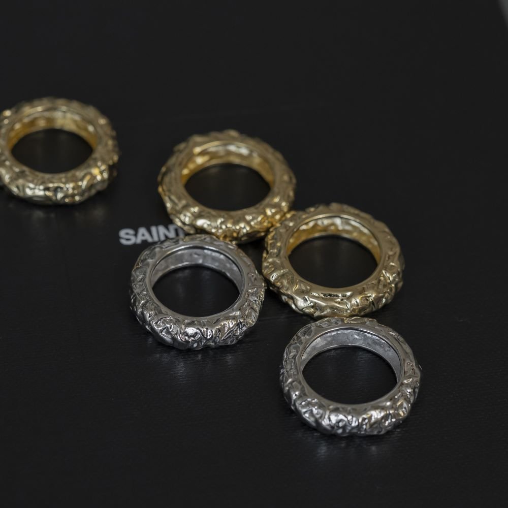 Anel Espesso Texturizado Semijoia Banhado a Ouro Ania Store Dourado 4