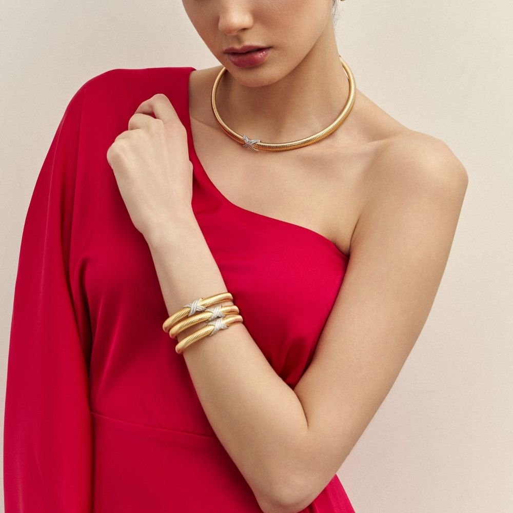 Bracelete em Aço Maleável com Pingente X Cravejado Banhado a Ouro 18K Semijoia Ania Store Dourado 3