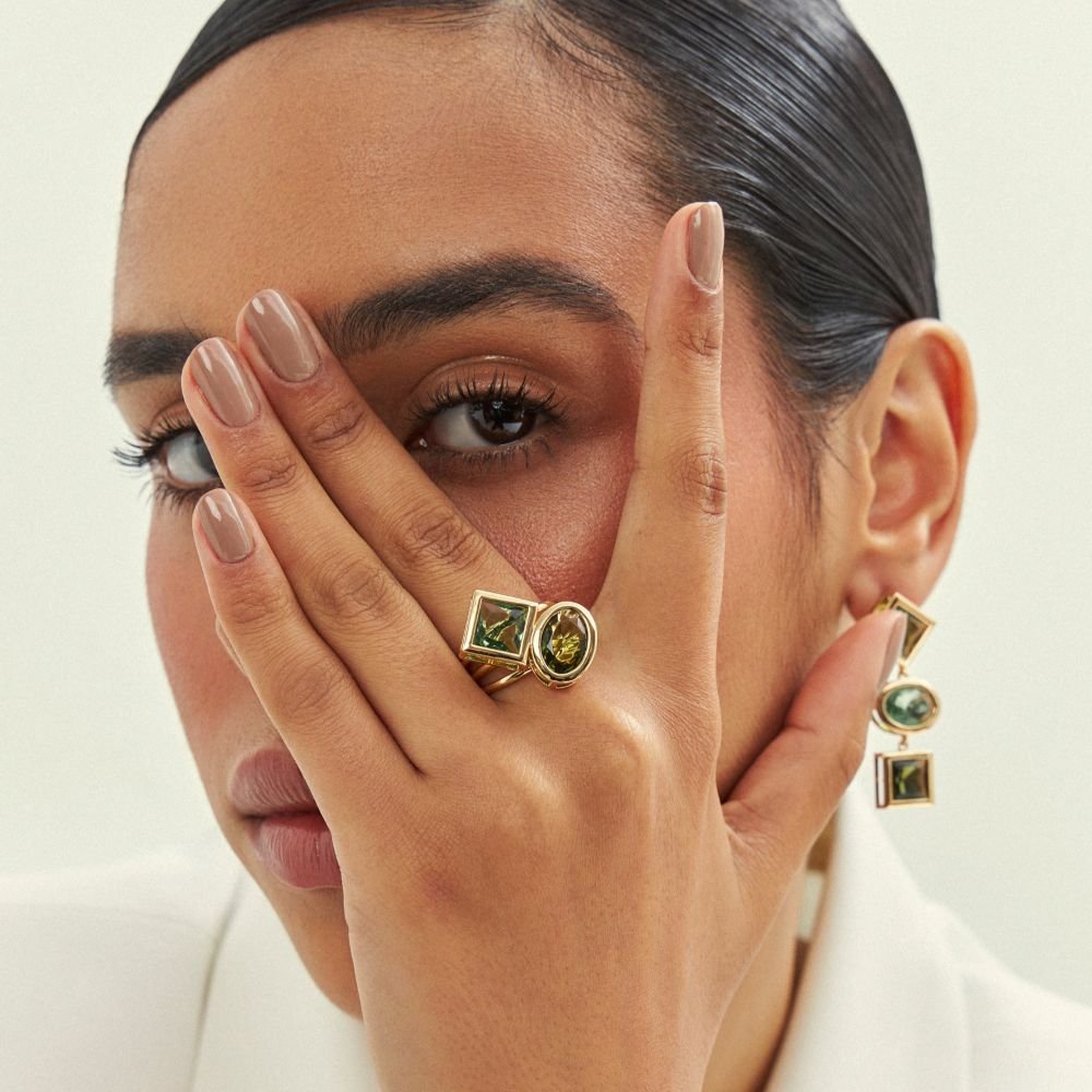 Anel com Cristais Verdes Semijoia Banhado a Ouro 18K Ania Store Dourado 2