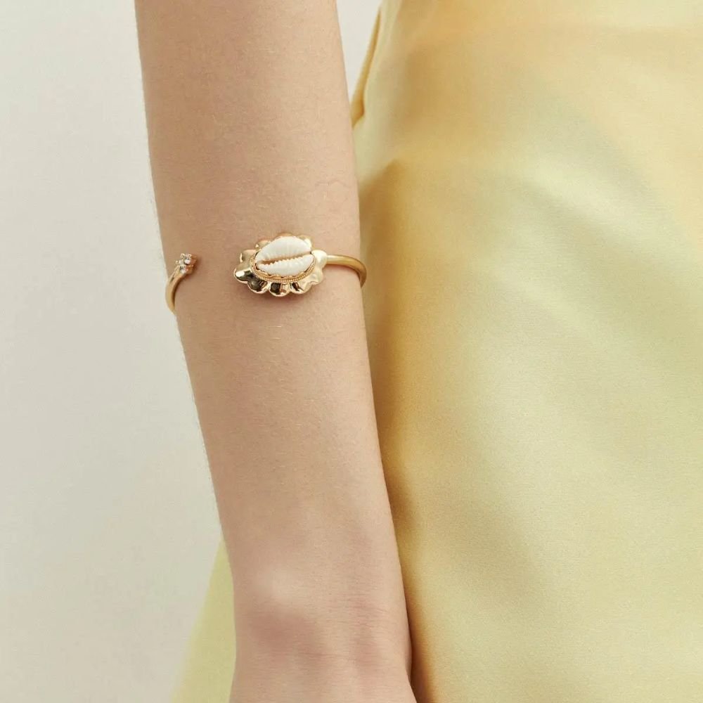 Bracelete Delicado Búzios Semijoia Banhado a Ouro 18K Ania Store Dourado 2