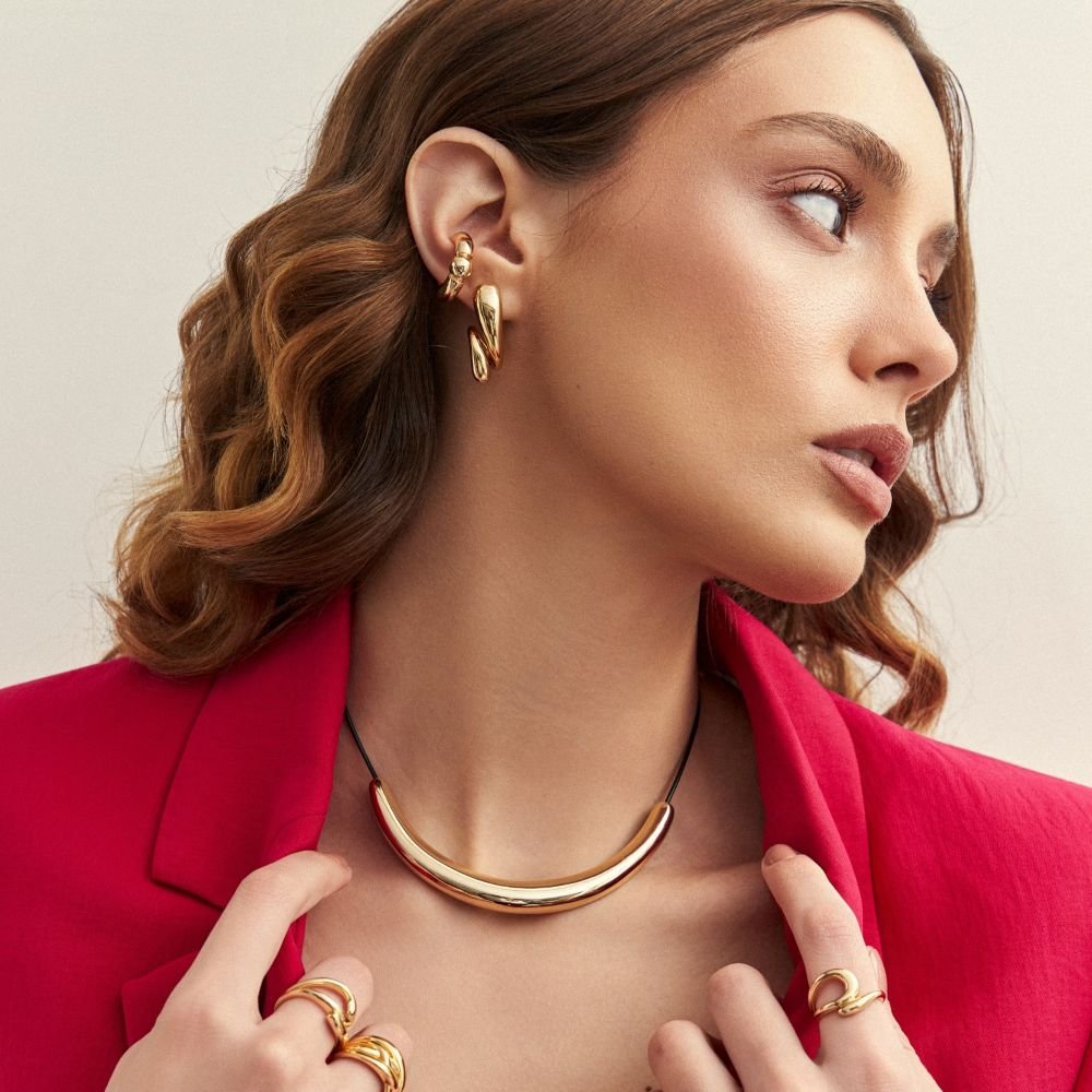 Colar Fio Encerado Preto e Detalhe Semijoia Banhado a Ouro 18K Ania Store Dourado 3