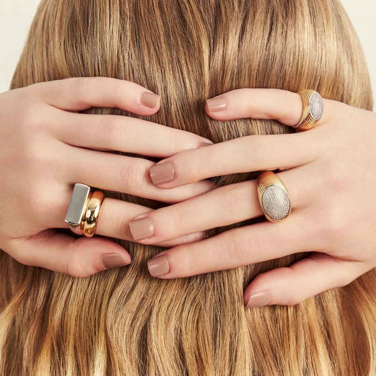 Anel Mindinho Texturizado Cravejado com Micro Zircônias Semijoia Banhado a Ouro 18K Ania Store Dourado 3