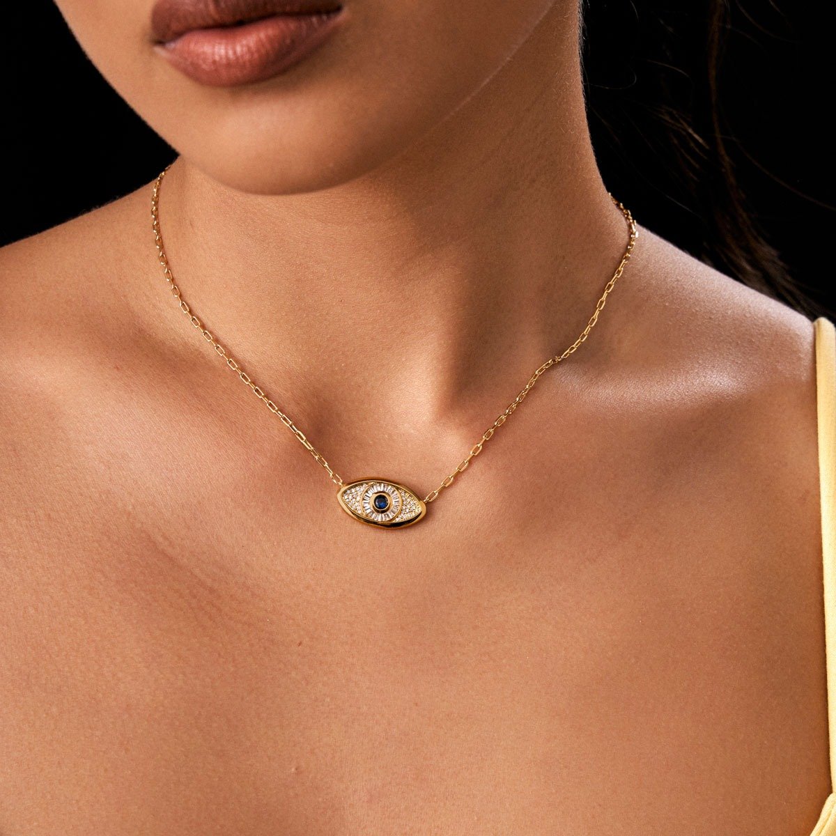 Colar com Pingente de Olho Grego Azul e Mini Cristais Semijoia Banhada a Ouro 18K Ania Store Dourado 2