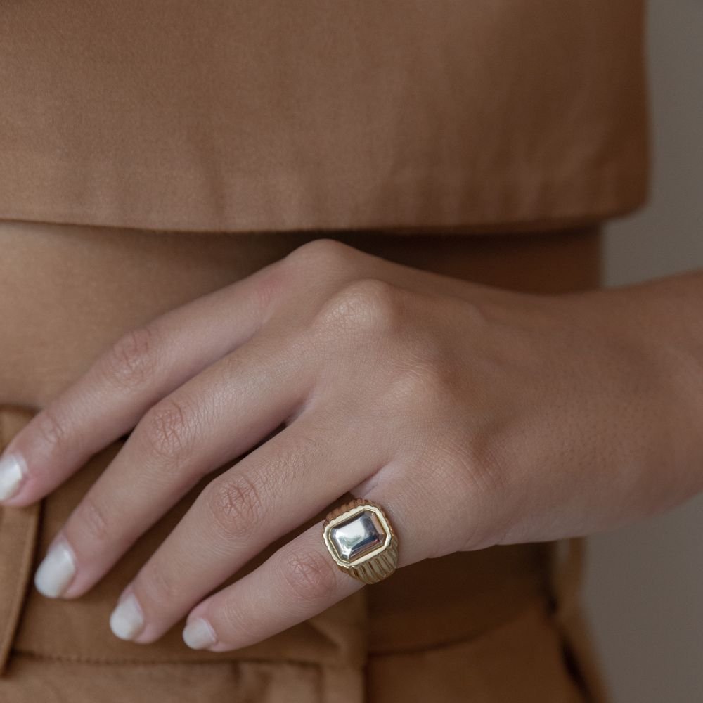 Anel de Mindinho Dourado com Detalhe em Prata Semijoia Banhada a Ródio e Ouro 18K Ania Store Dourado 2