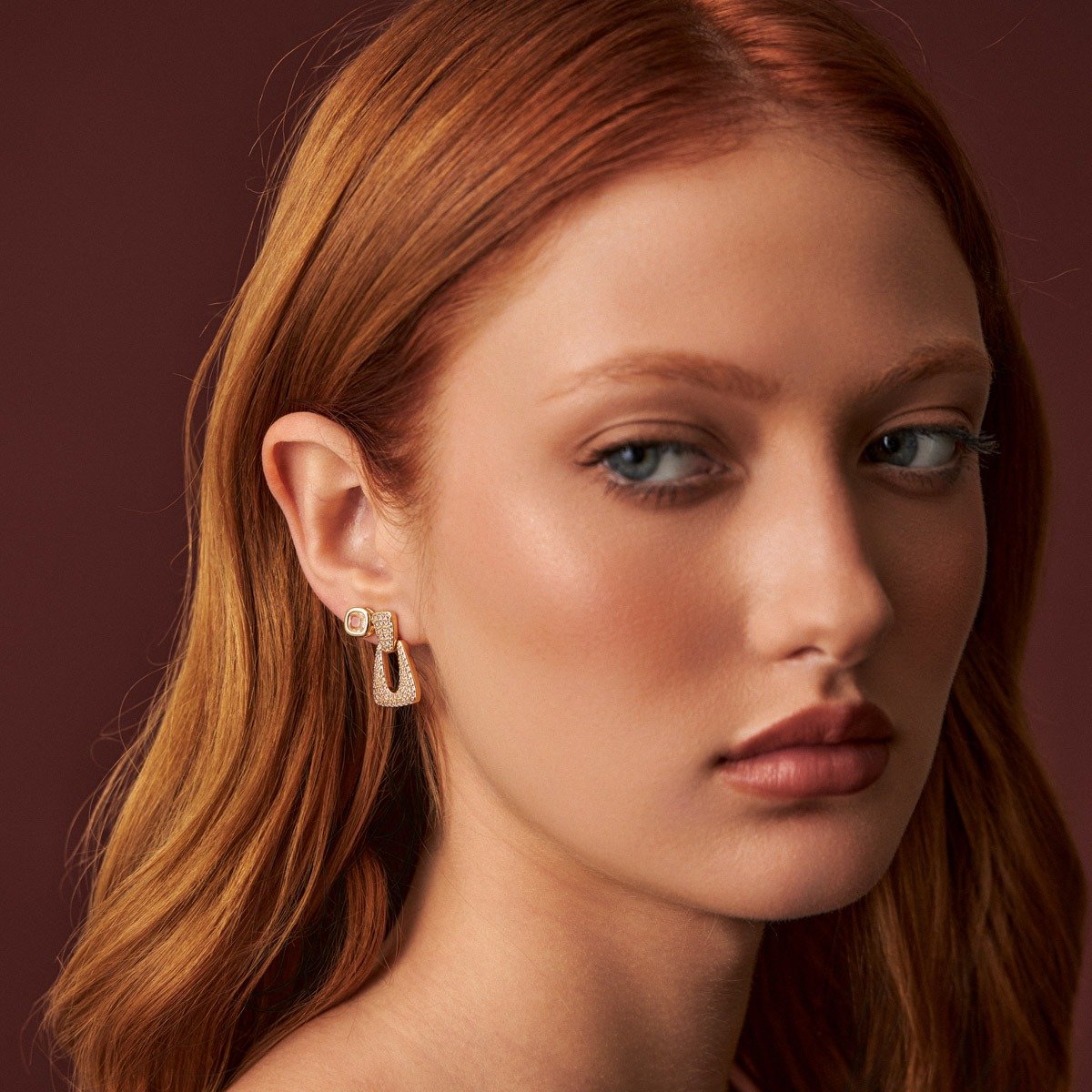 Brinco Gold Mini Cristal Branco Lapidado Quadrado Semijoia Banhada a Ouro 18K Ania Store Dourado 2