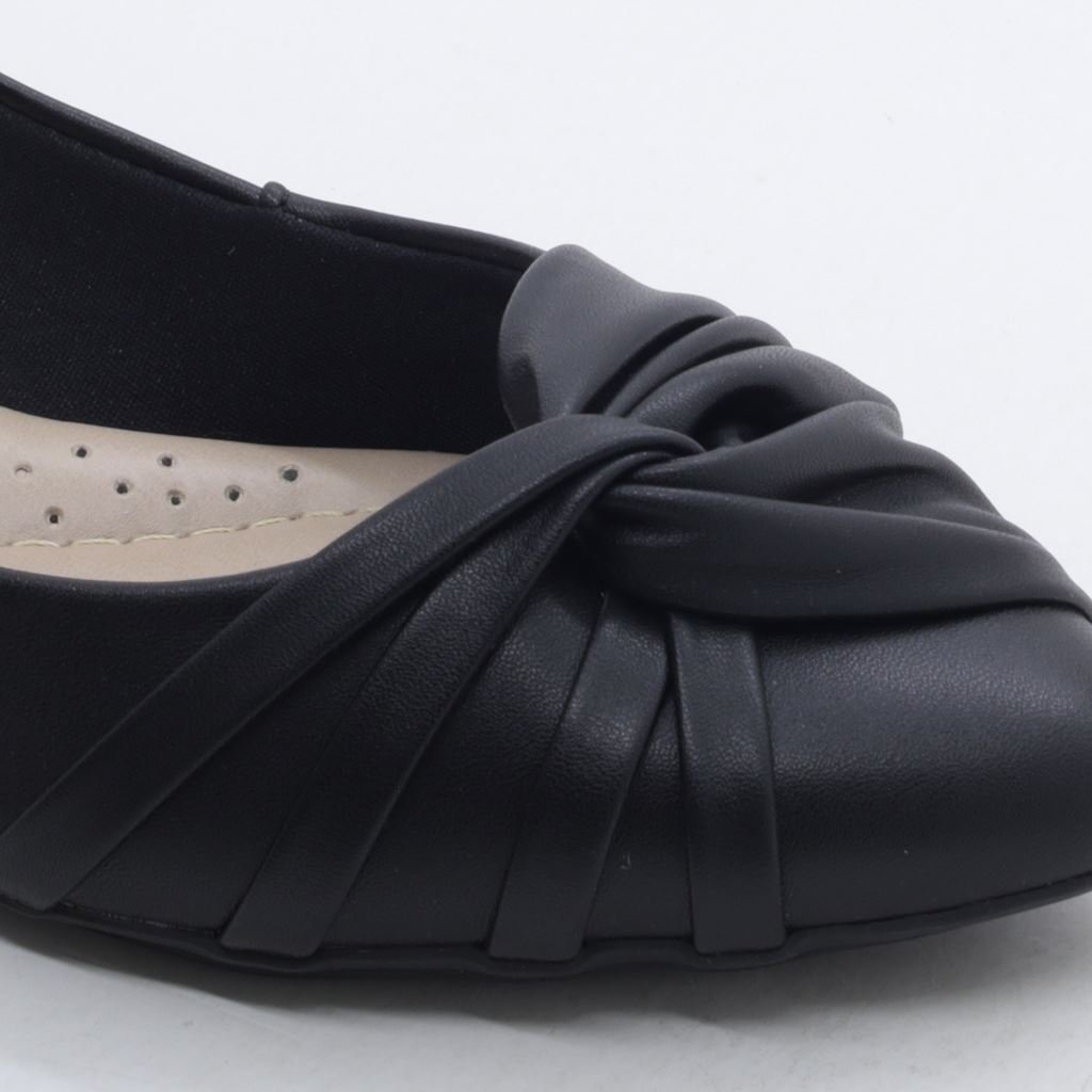 Sapatilha Bico Fino Detalhe Tiras Preto 7