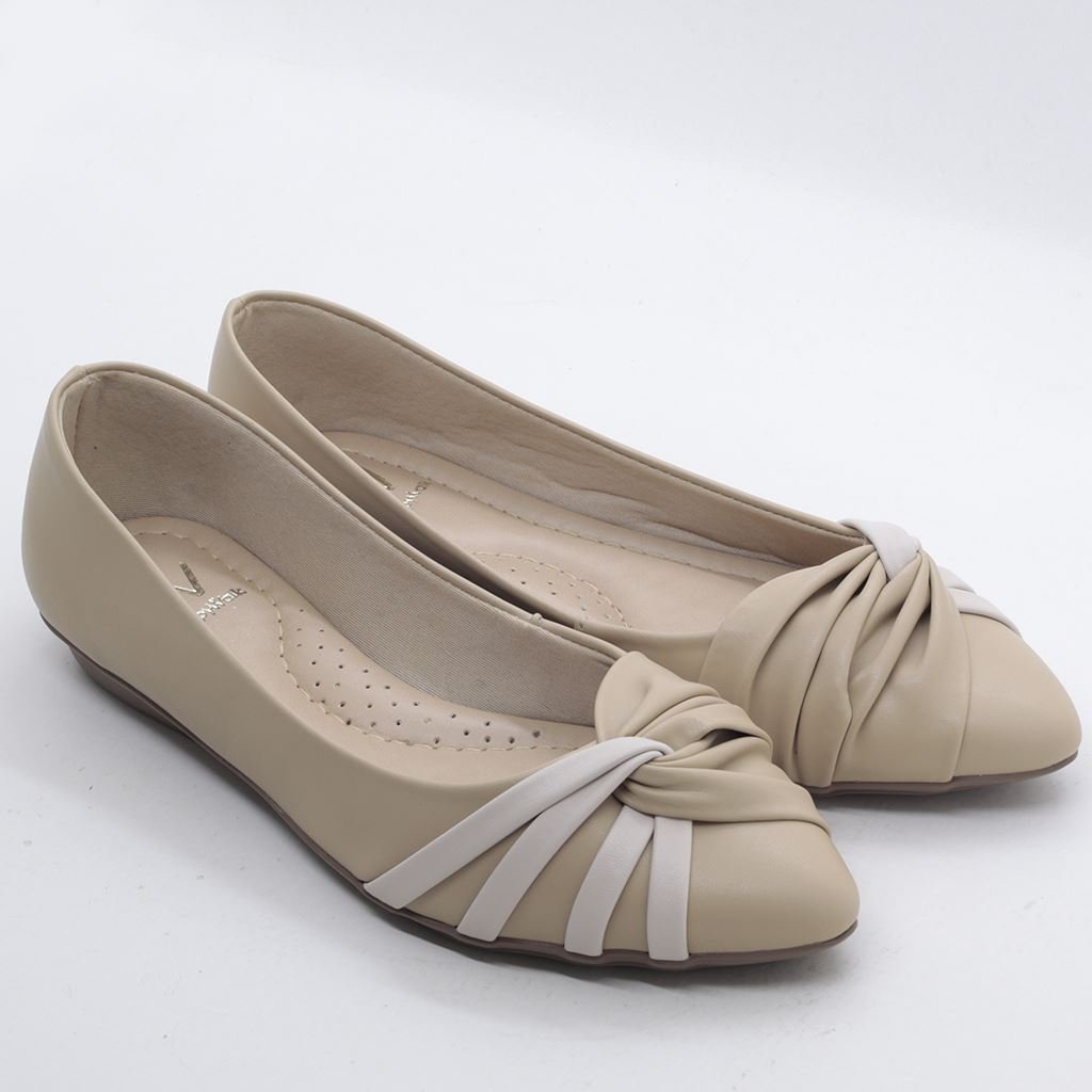 Sapatilha Bico Fino Detalhe Tiras Preto 8