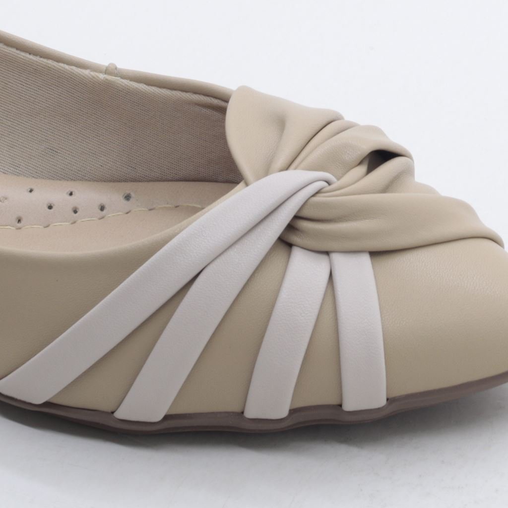 Sapatilha Bico Fino Detalhe Tiras Preto 9