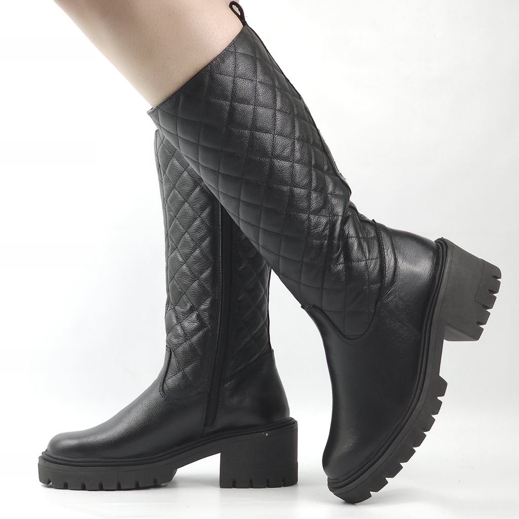 Bota Cano Longo Matelassê Preto 1