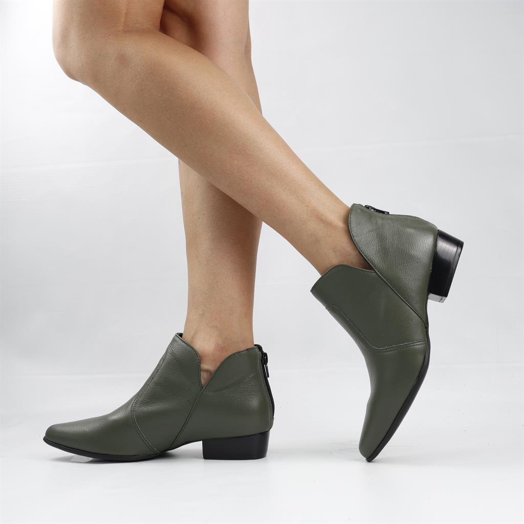 Bota Cano Baixo Couro