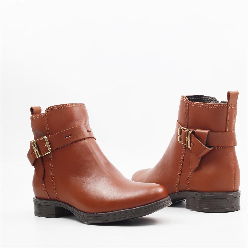 Bota Cano Baixo Detalhe Couro Marrom 4