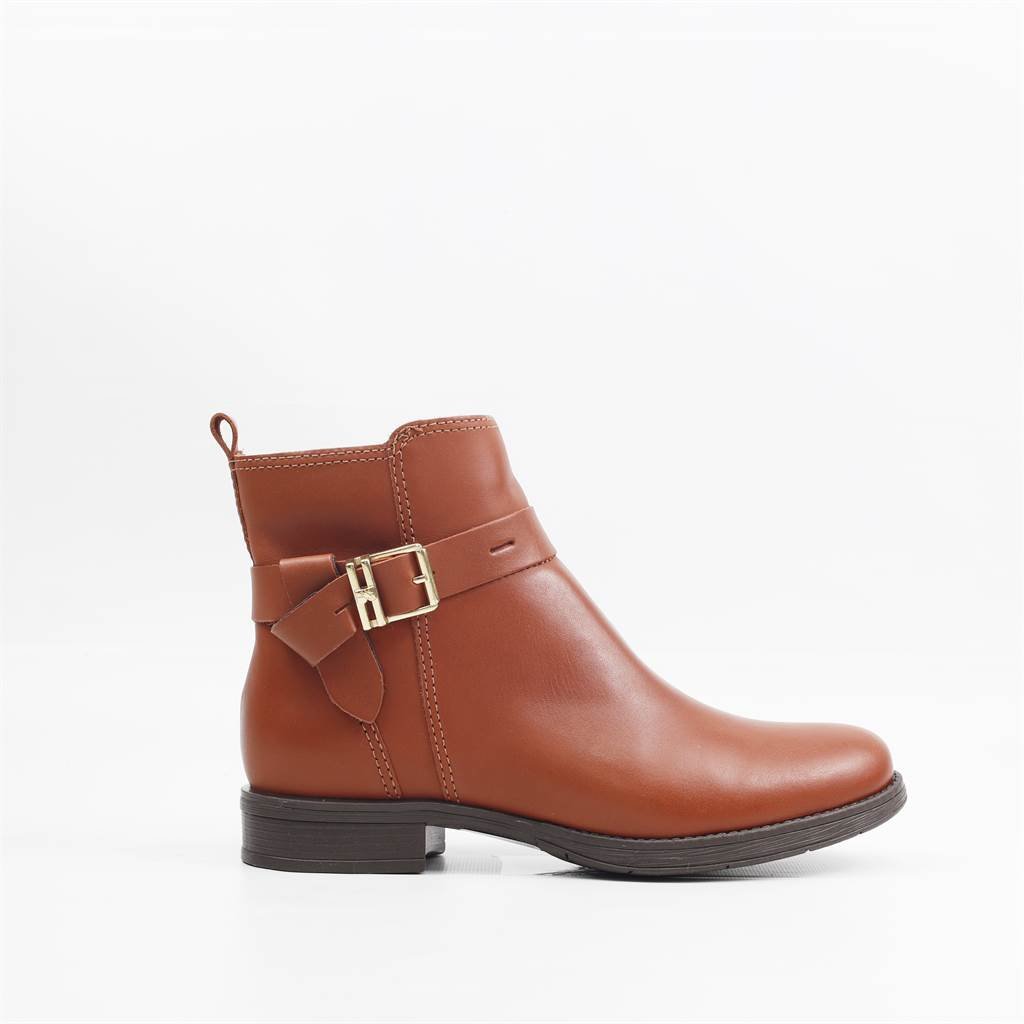 Bota Cano Baixo Detalhe Couro Marrom 5