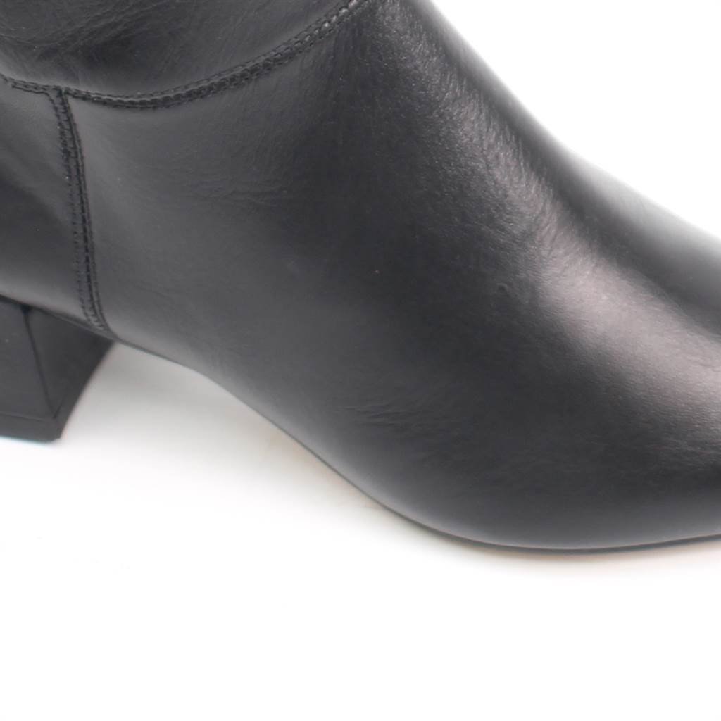 Bota Salto Bloco Cano Baixo Preto 3