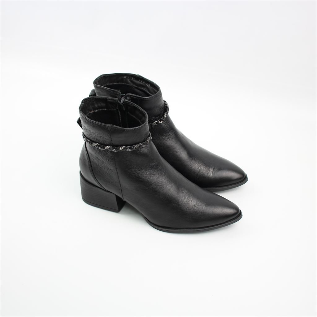 Bota Cano Baixo Detalhe Couro Preto 2