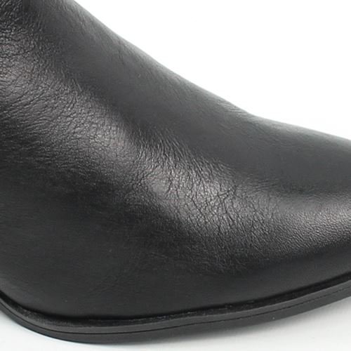 Bota Cano Baixo Detalhe Couro Preto 3