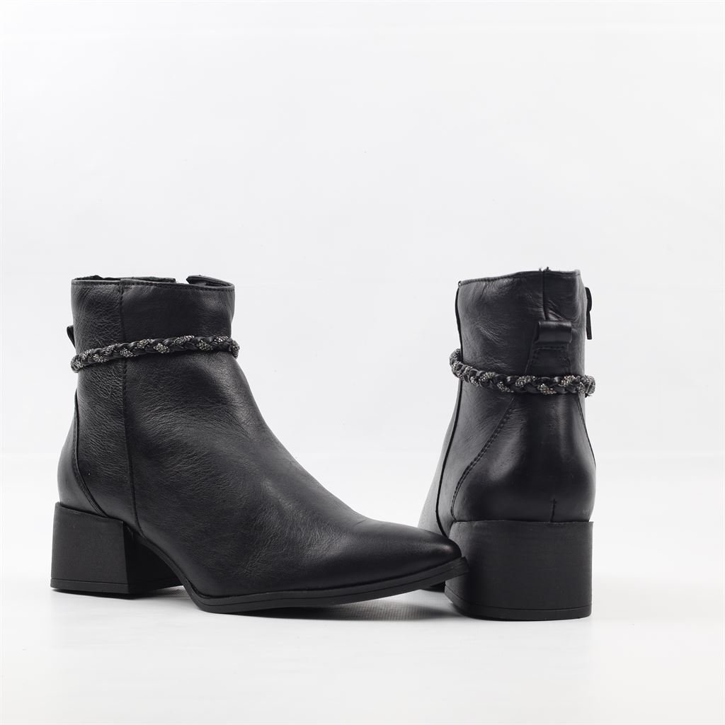 Bota Cano Baixo Detalhe Couro Preto 4