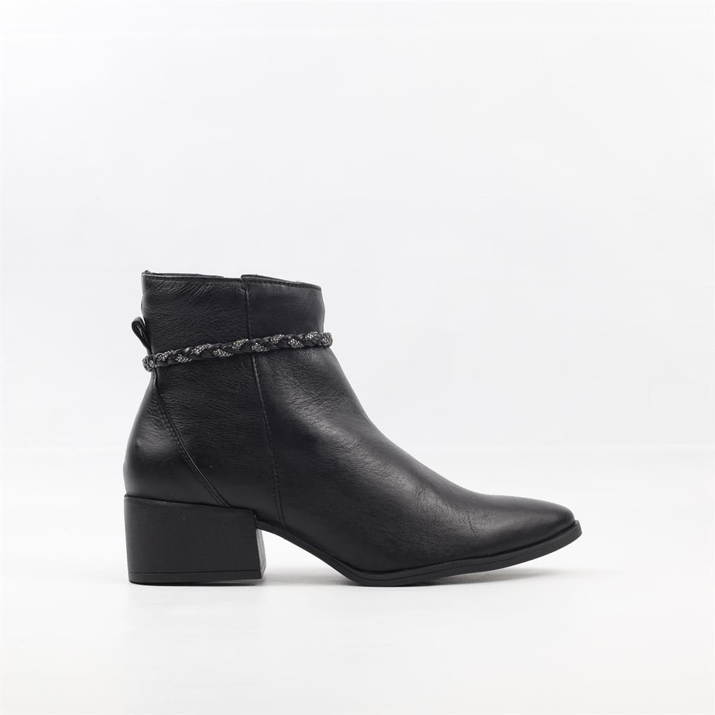 Bota Cano Baixo Detalhe Couro Preto 5