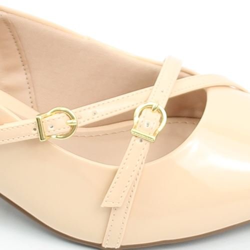 Scarpin Salto Bloco Fivela Verniz Bege 3