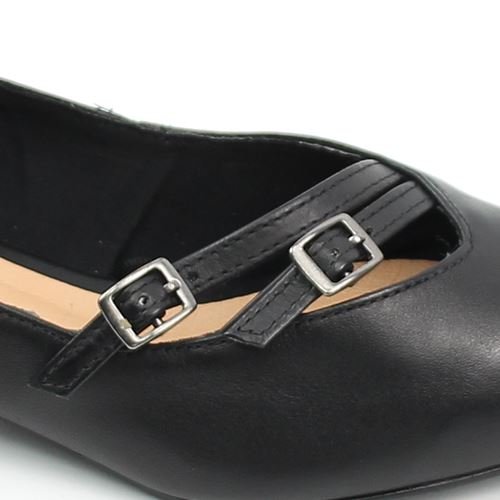 Sapatilha Bico Fino Detalhe Preto 4