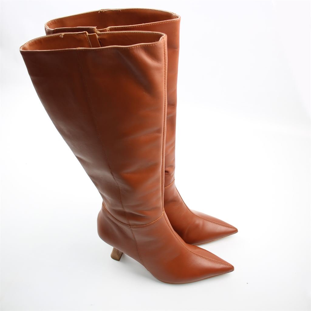Bota Cano Longo Salto Fino Marrom 3