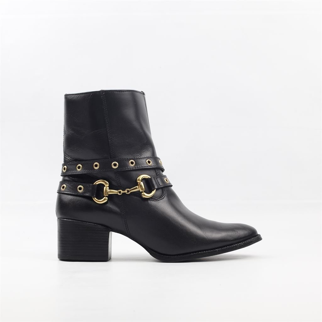 Bota Cano Baixo Detalhe Fivelas Preto 5
