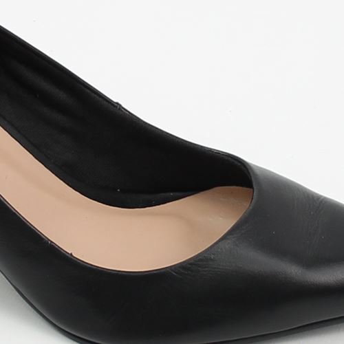 Scarpin Salto Fino Classic Preto 4