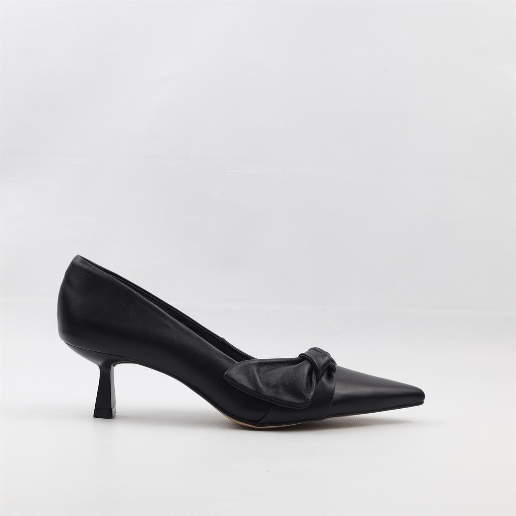 Scarpin Salto Fino Detalhe Preto 5
