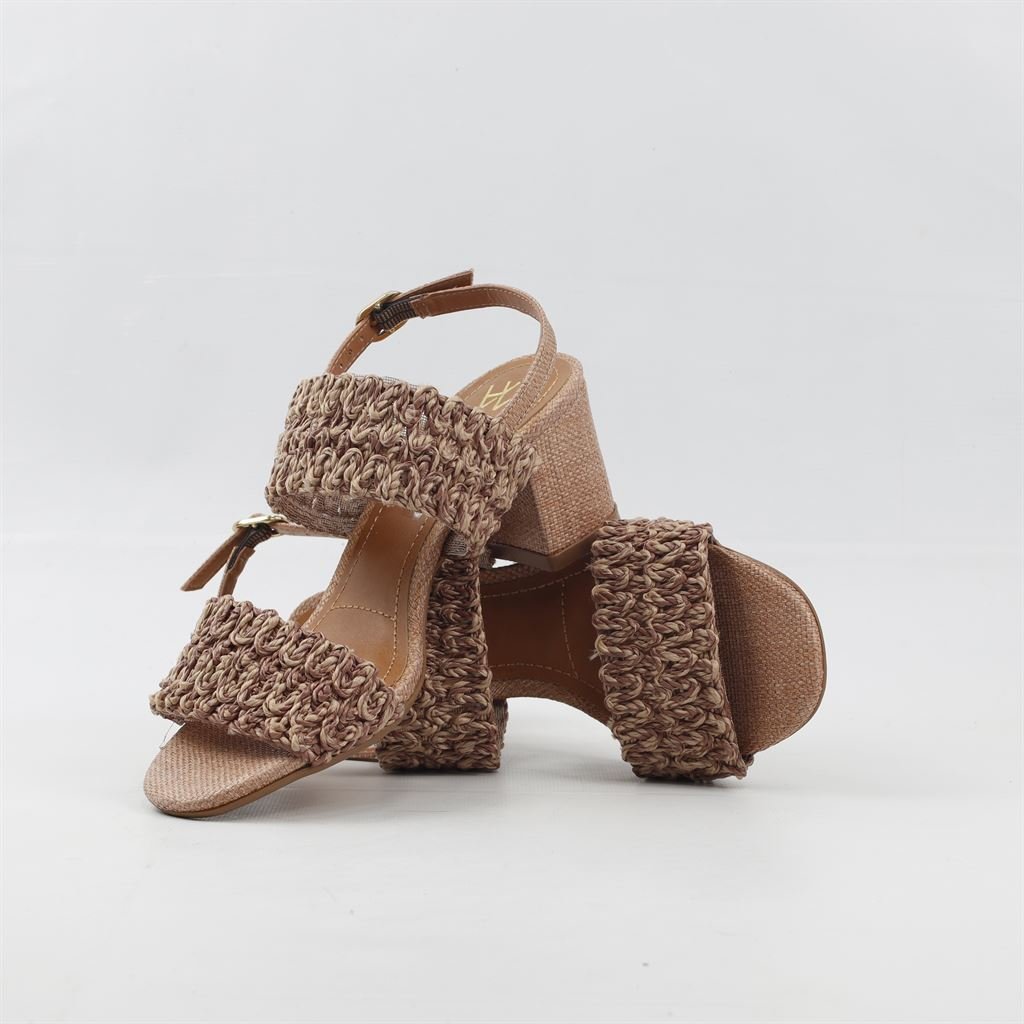 Sandália Salto Bloco Bordada Marrom 4
