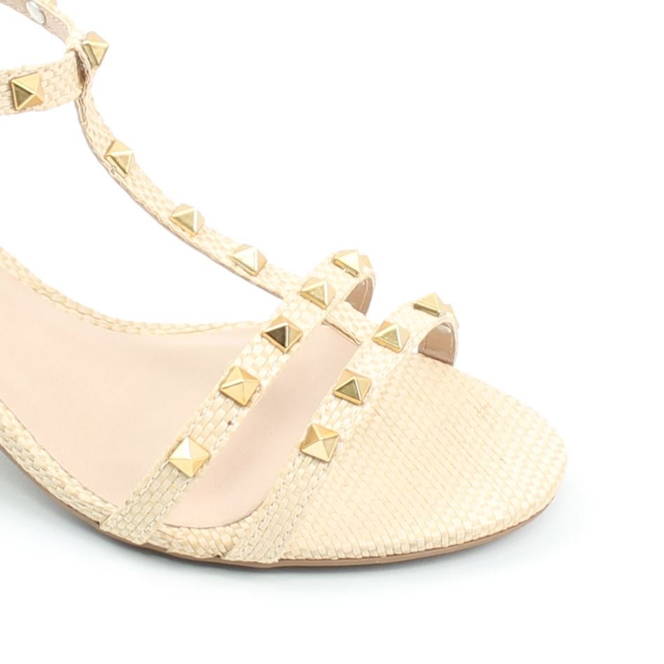 Sandália Salto Bloco Enfeite Bege 3