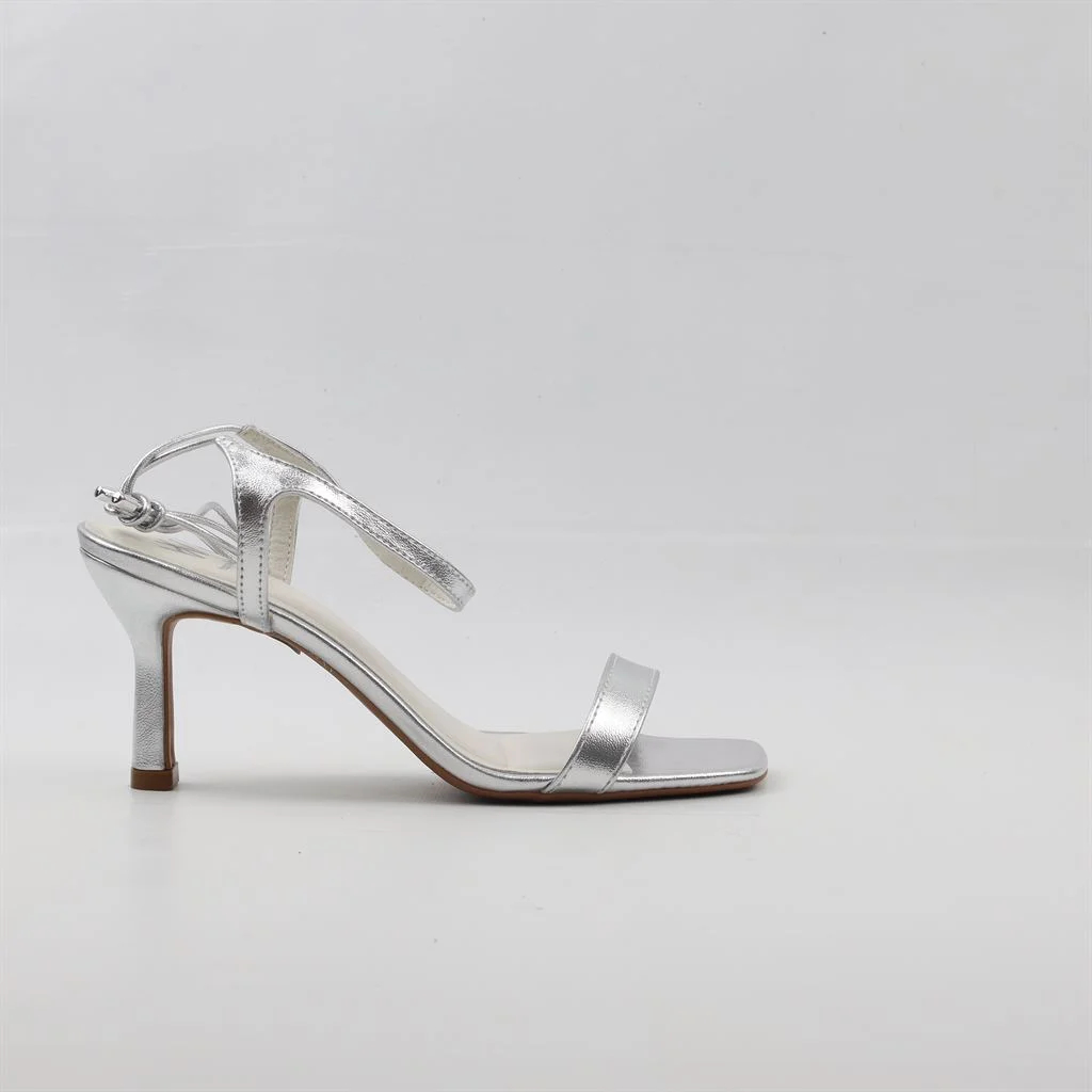 Sandália Salto Fino Metalizada Prata 5