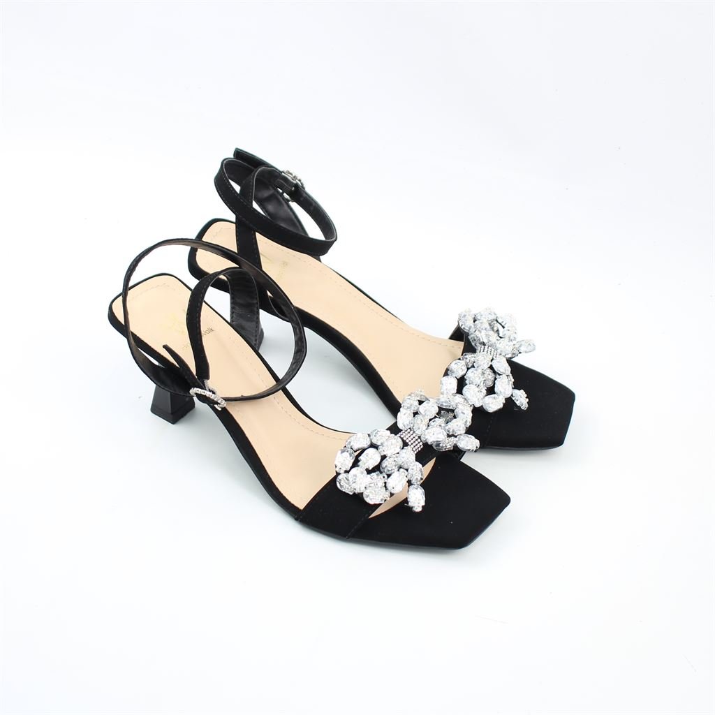 Sandália Salto Fino Enfeite Preto 2