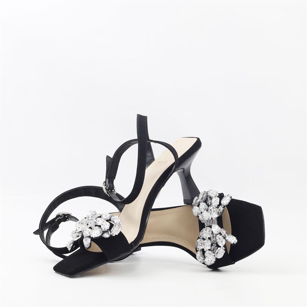 Sandália Salto Fino Enfeite Preto 4