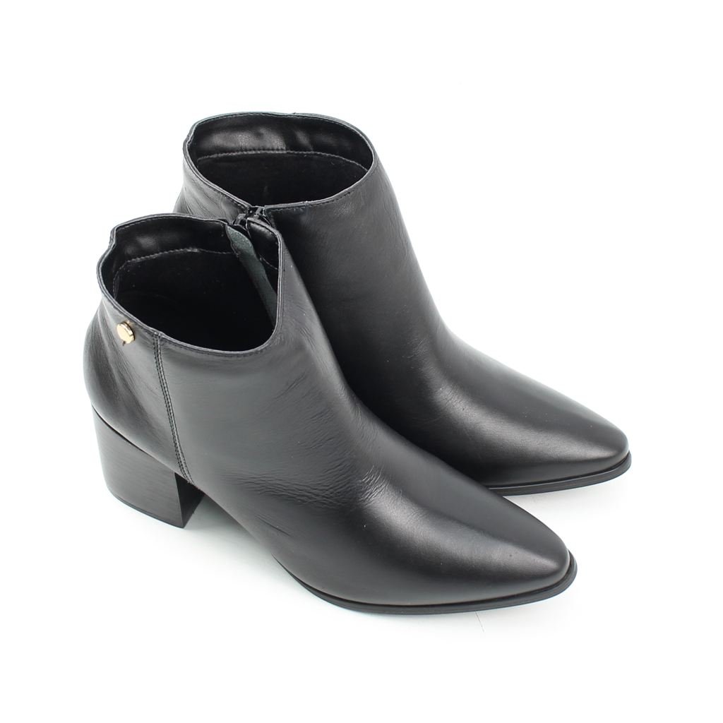 Bota Cano Baixo Detalhe Metal Couro Preto 2
