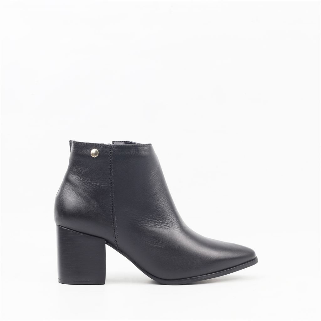 Bota Cano Baixo Detalhe Metal Couro Preto 5