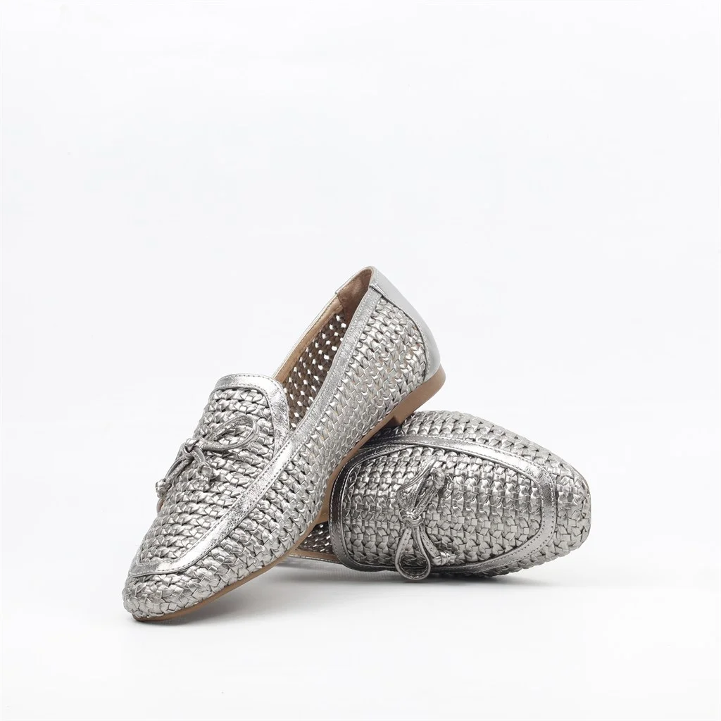 Sapatilha Mocassim Rafia Prata Velho Onix 2