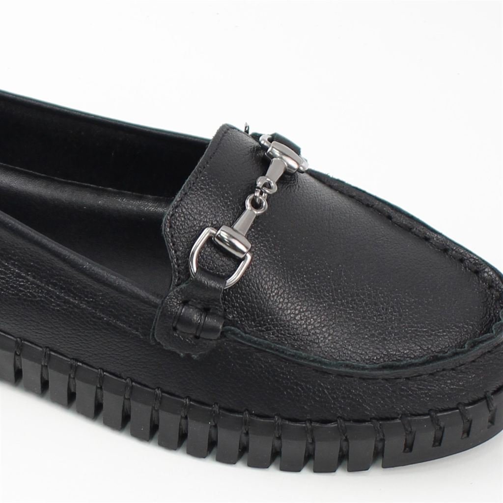 Mocassim Couro Enfeite Preto 3