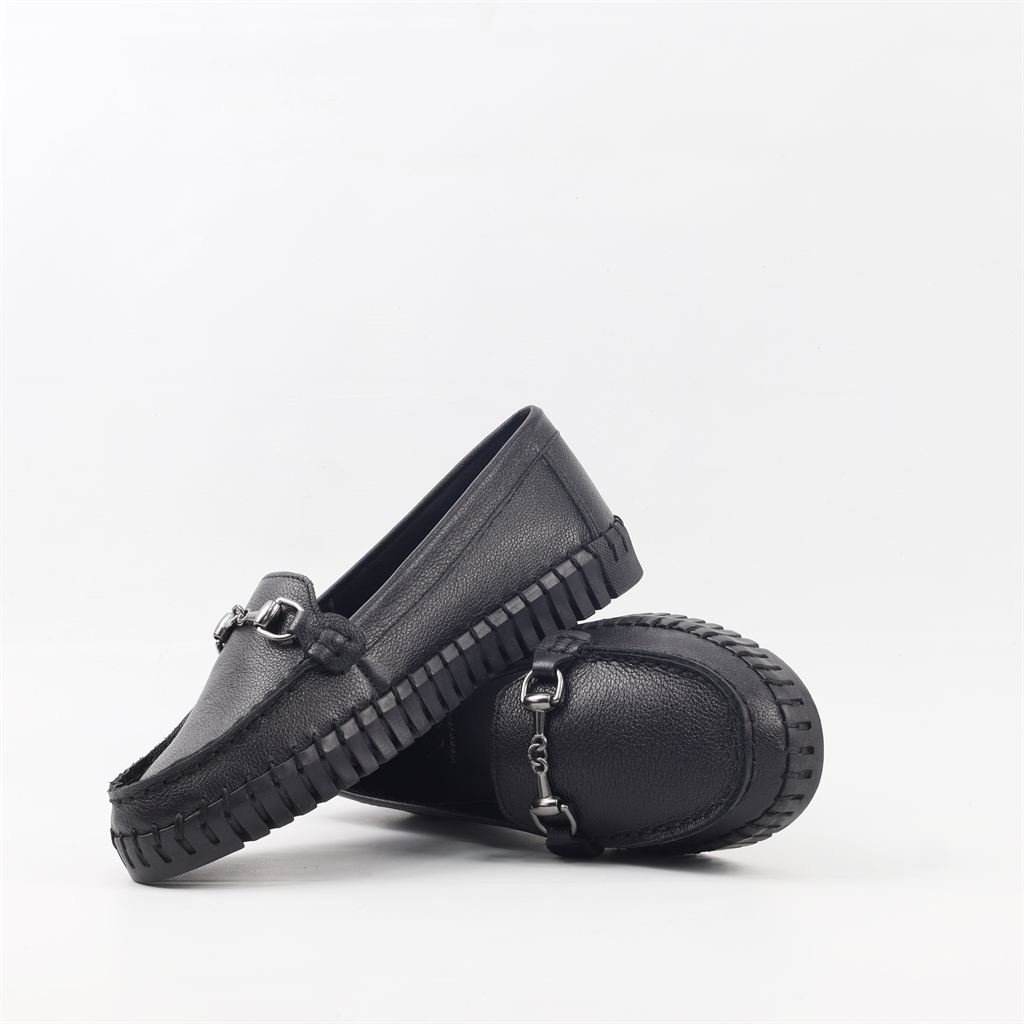 Mocassim Couro Enfeite Preto 4