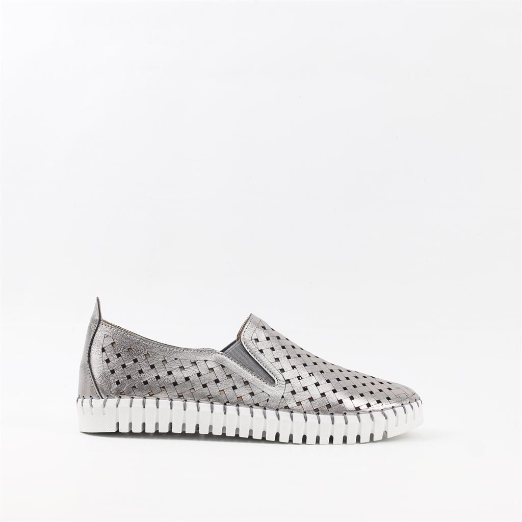 Tênis Slip On Furadinho Couro Prata 5